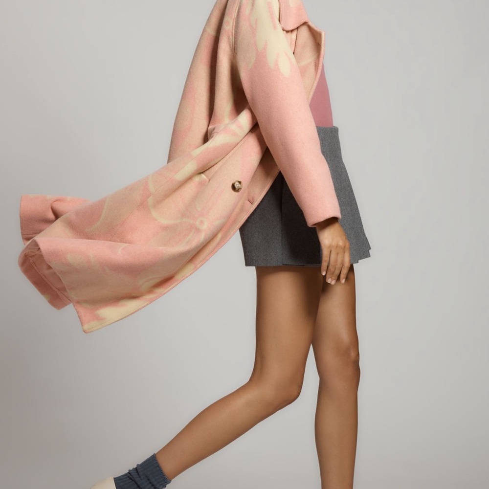 Chic Pink Patterned Coat - Picture 2 of 6